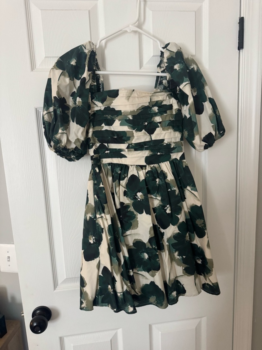 Abercrombie & Fitch Cream Floral Mini Dress with Dark Green Blooms